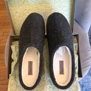 NWT Daniel Green Charcol Aadora Slides